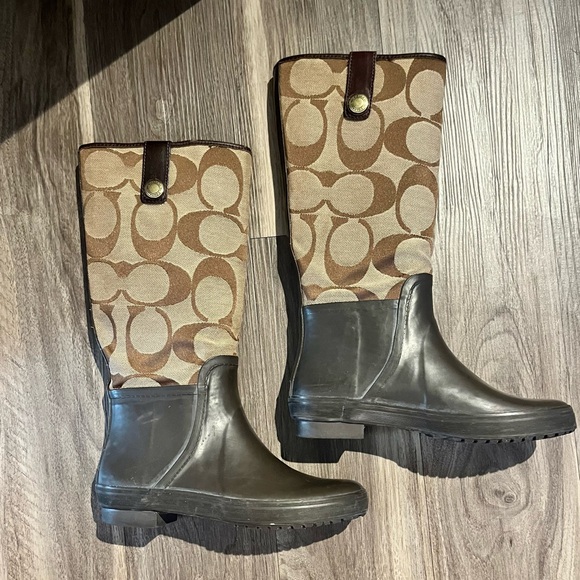 Coach Rain/Snow Boots ***FIRM*** - Picture 3 of 9